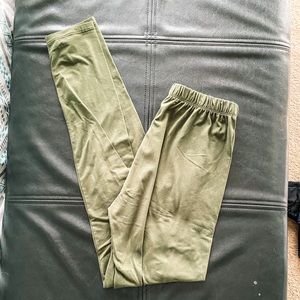 One size soft olive green leggings.
